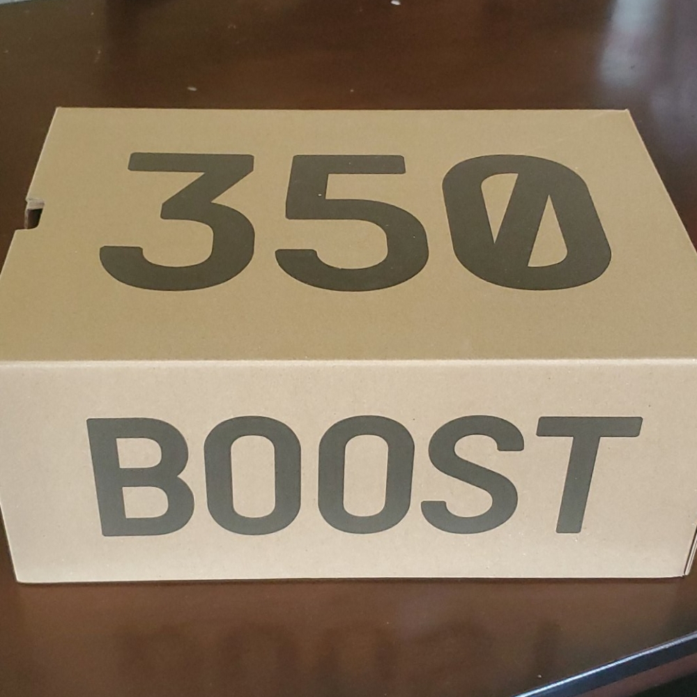 Brand new yeezy Boost 350 V2